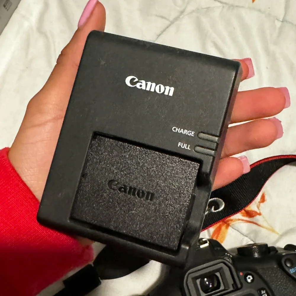 Canon EOS Rebel T7
